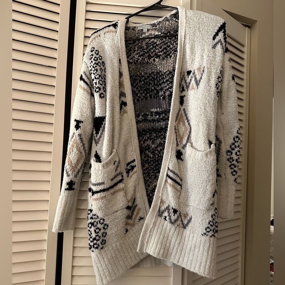 warm patterned cardigan!